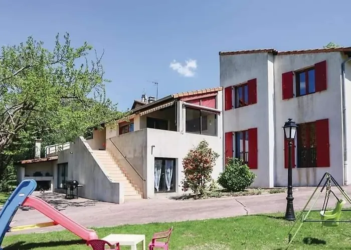Holiday home Le De La Bourges